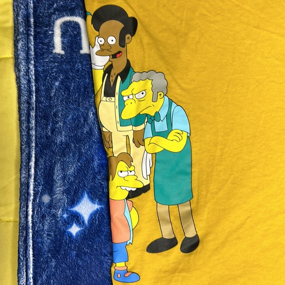 Simpsons graphic tee - Picture 9 of 9